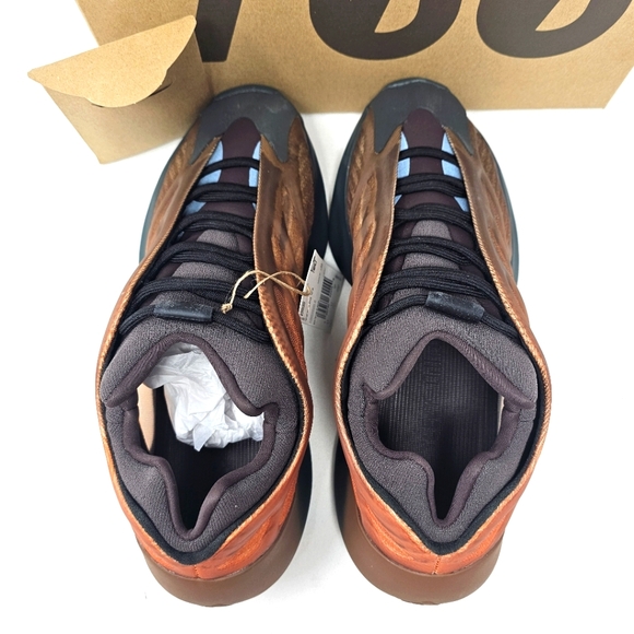 New Yeezy‎ Boost 700 V3 Adidas Copper Fade Men\'s Size US 11.5 Brown Orange Grey. main image 9